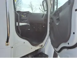 2016 FREIGHTLINER BUSINESS CLASS M2 106