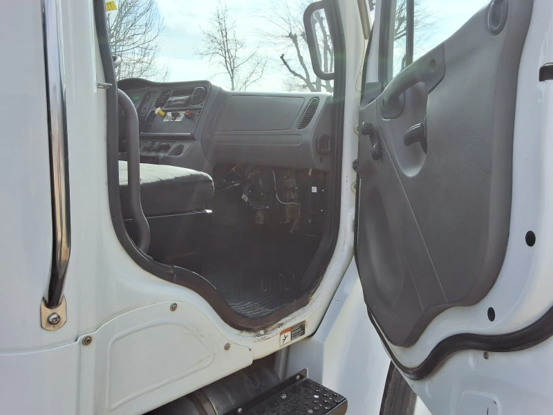 2016 FREIGHTLINER BUSINESS CLASS M2 106
