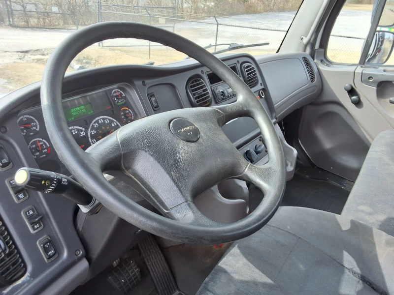 2016 FREIGHTLINER BUSINESS CLASS M2 106