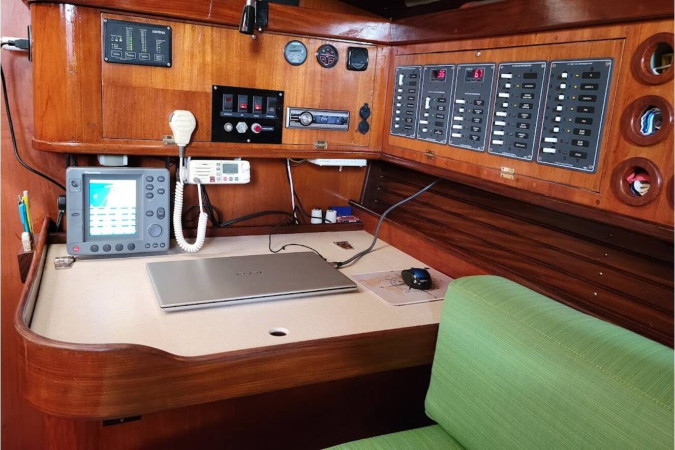 A photo of this 1986 Beneteau Idylle 15.50