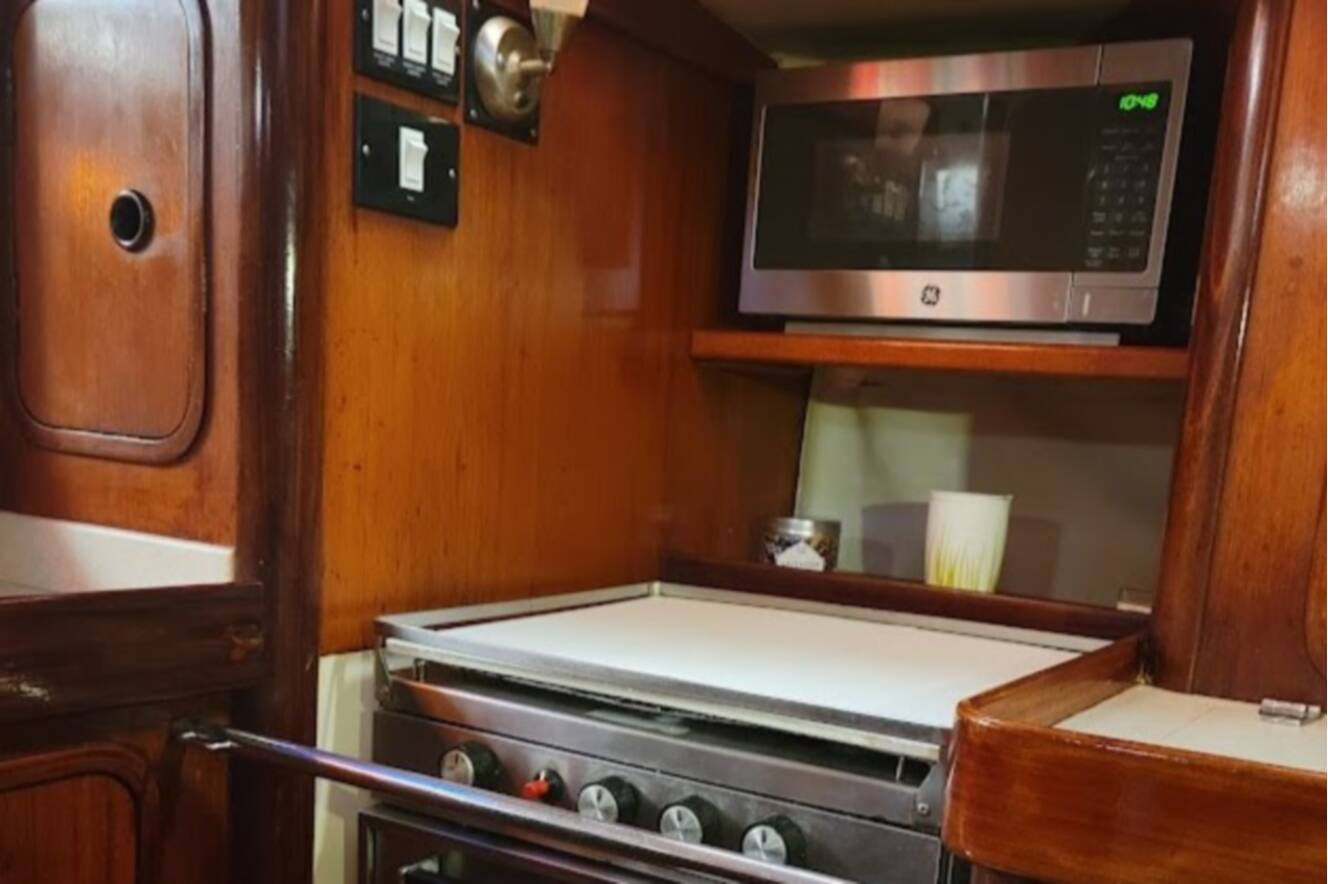 A photo of this 1986 Beneteau Idylle 15.50