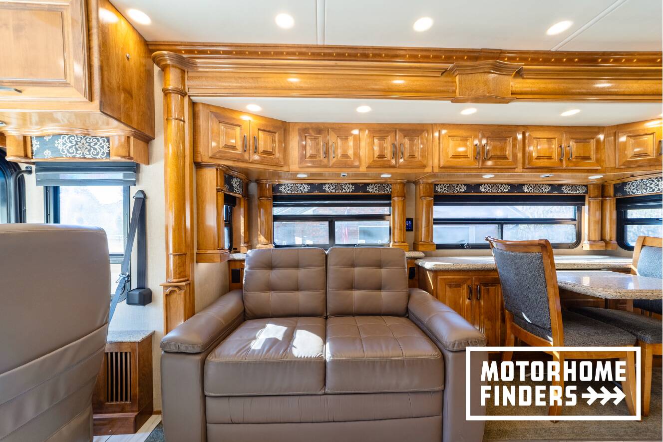 A photo of this 2017 American Coach AMERICAN REVOLUTION 42Q
