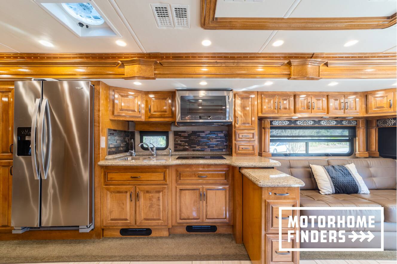 A photo of this 2017 American Coach AMERICAN REVOLUTION 42Q
