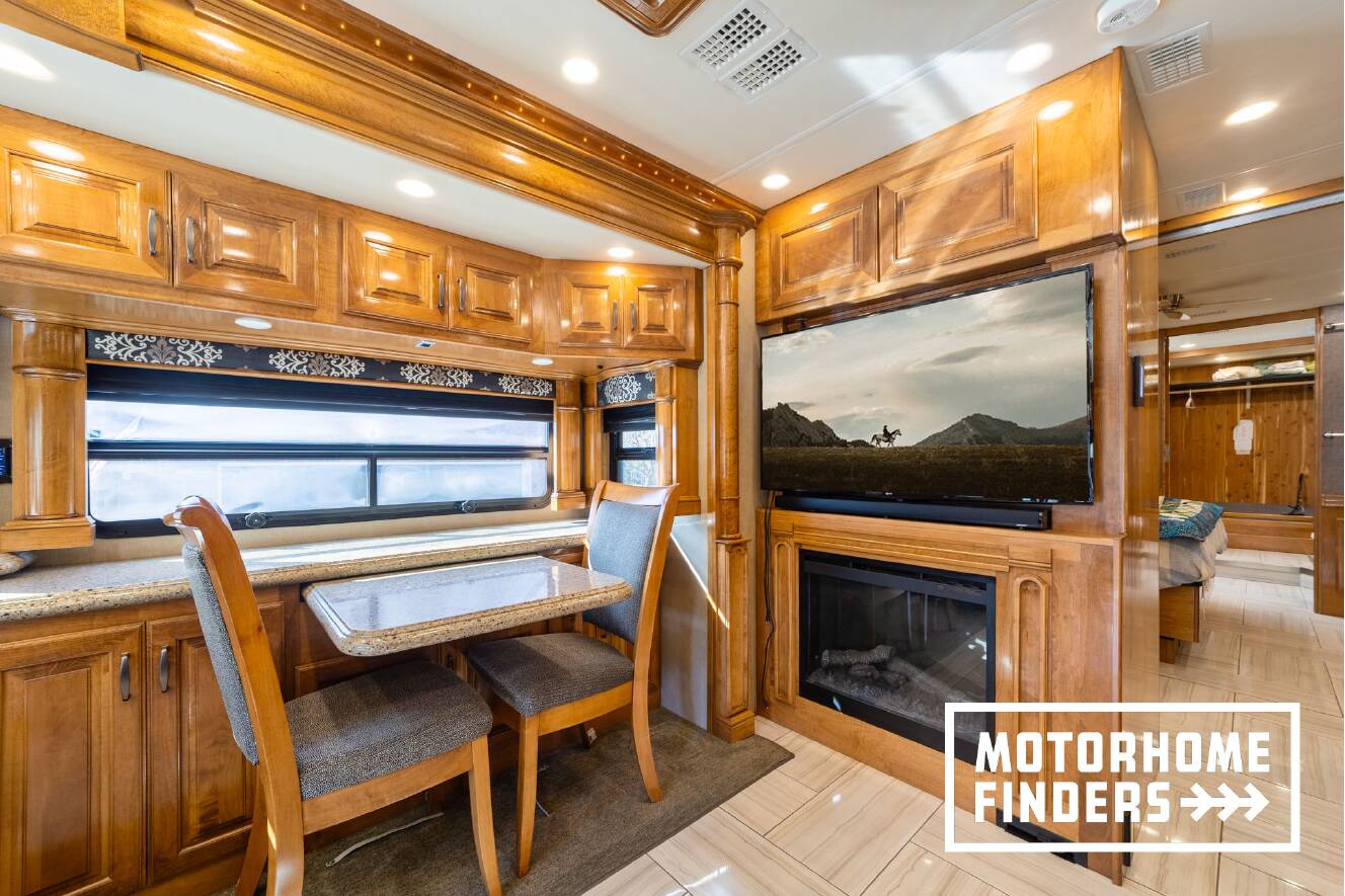A photo of this 2017 American Coach AMERICAN REVOLUTION 42Q