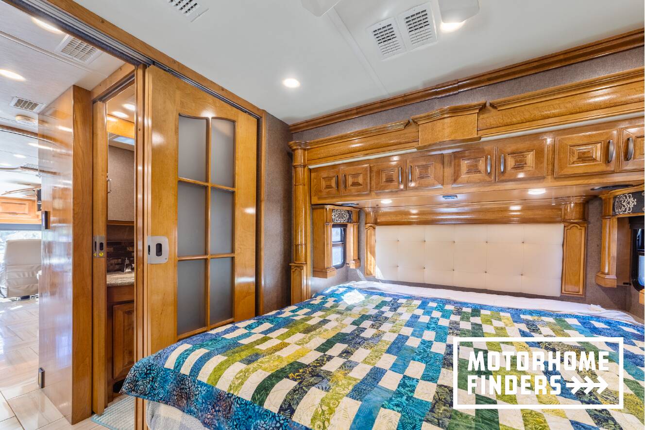 A photo of this 2017 American Coach AMERICAN REVOLUTION 42Q