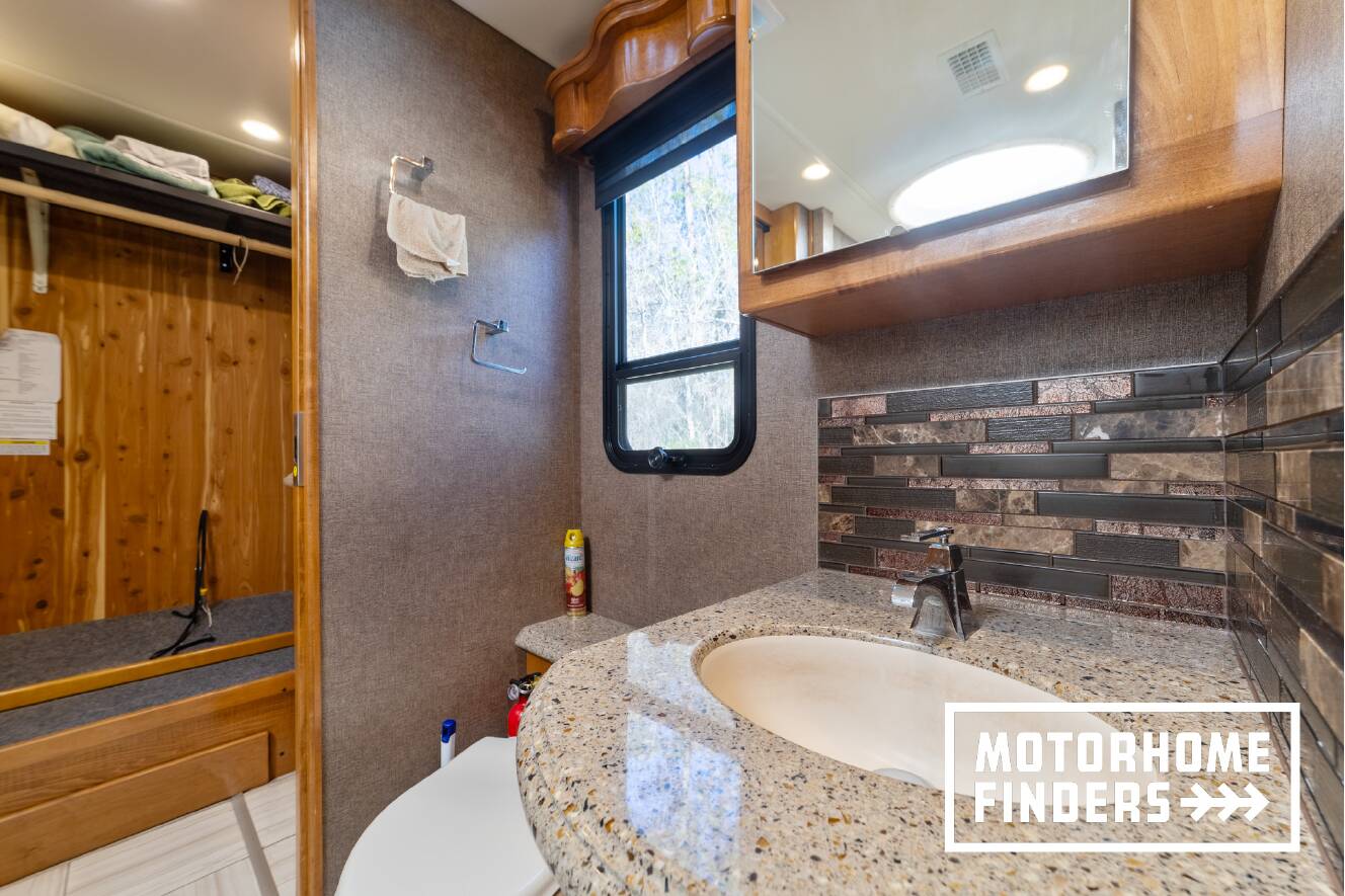 A photo of this 2017 American Coach AMERICAN REVOLUTION 42Q
