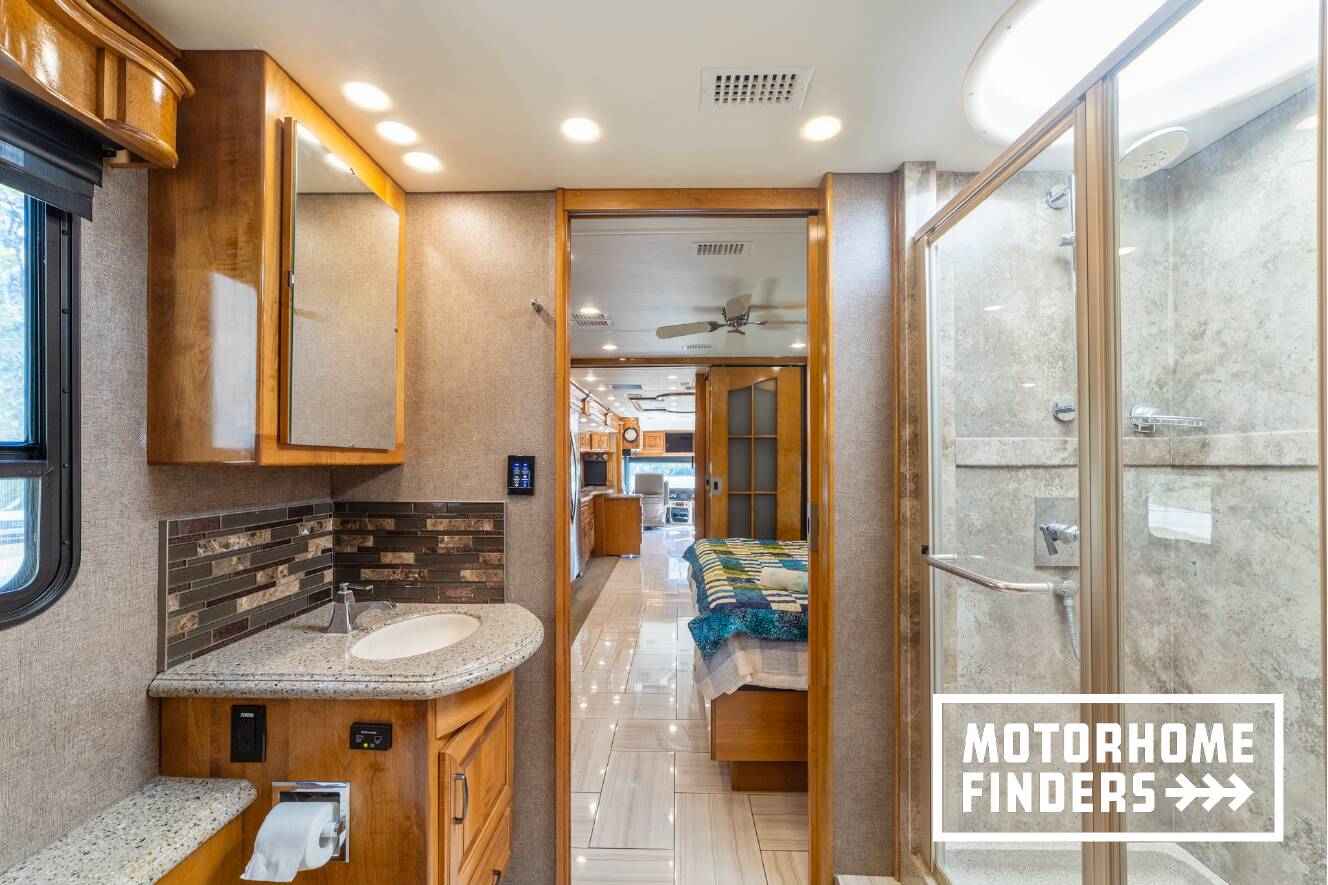 A photo of this 2017 American Coach AMERICAN REVOLUTION 42Q