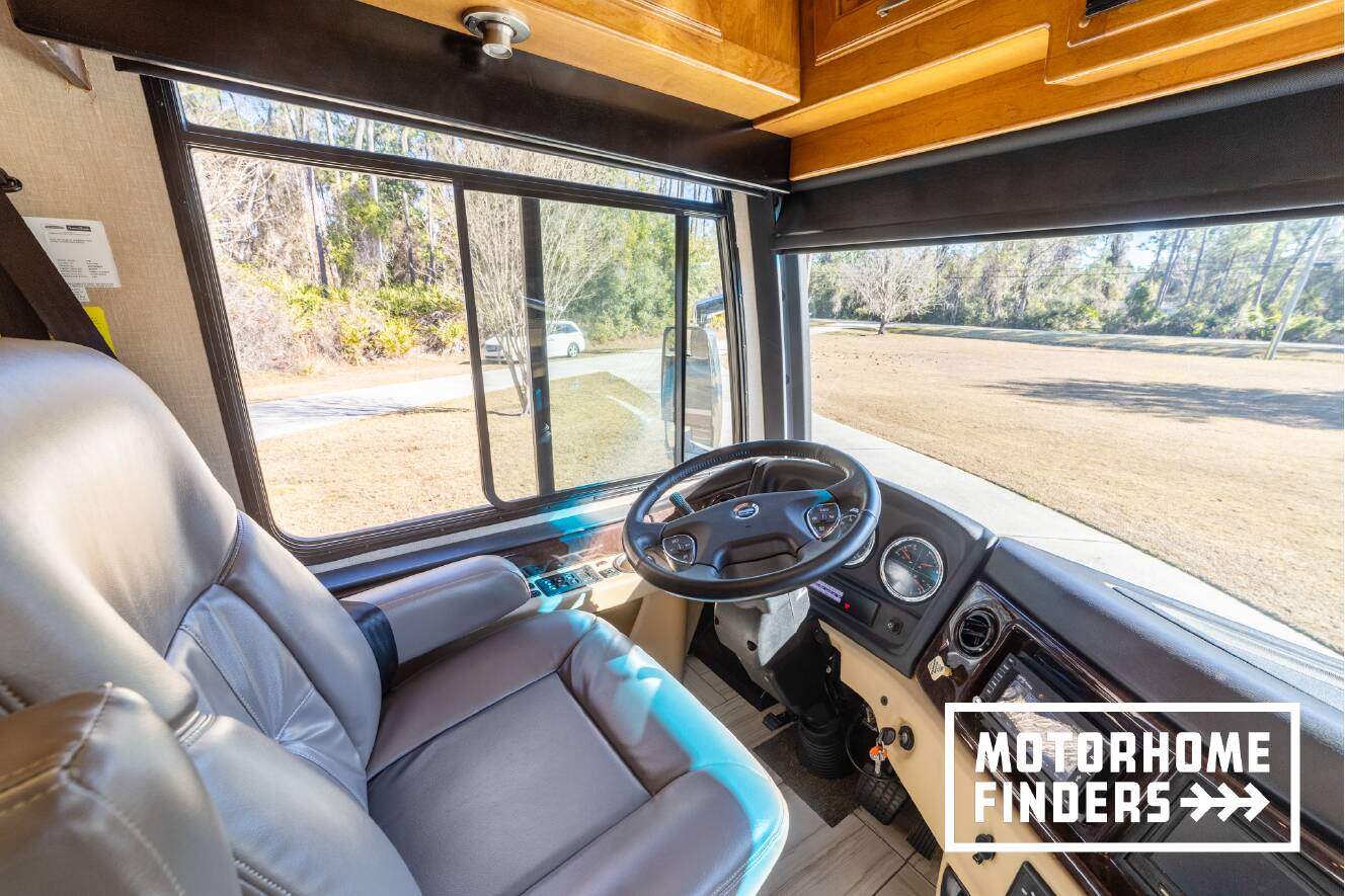 A photo of this 2017 American Coach AMERICAN REVOLUTION 42Q