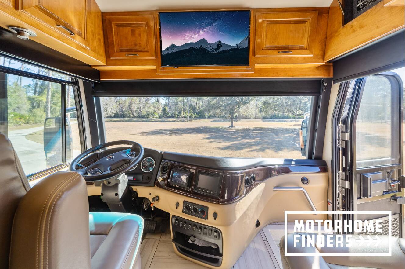 A photo of this 2017 American Coach AMERICAN REVOLUTION 42Q