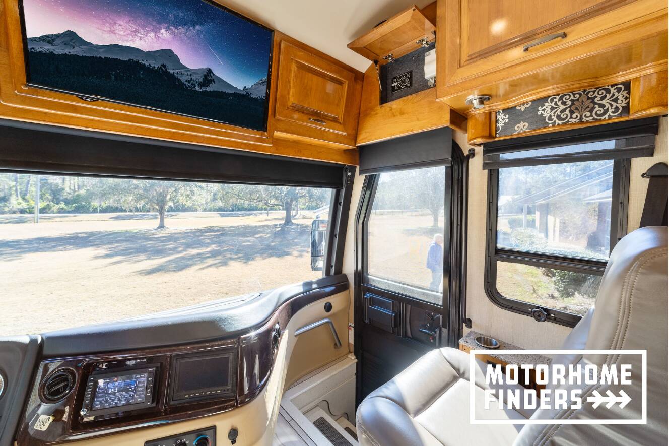 A photo of this 2017 American Coach AMERICAN REVOLUTION 42Q