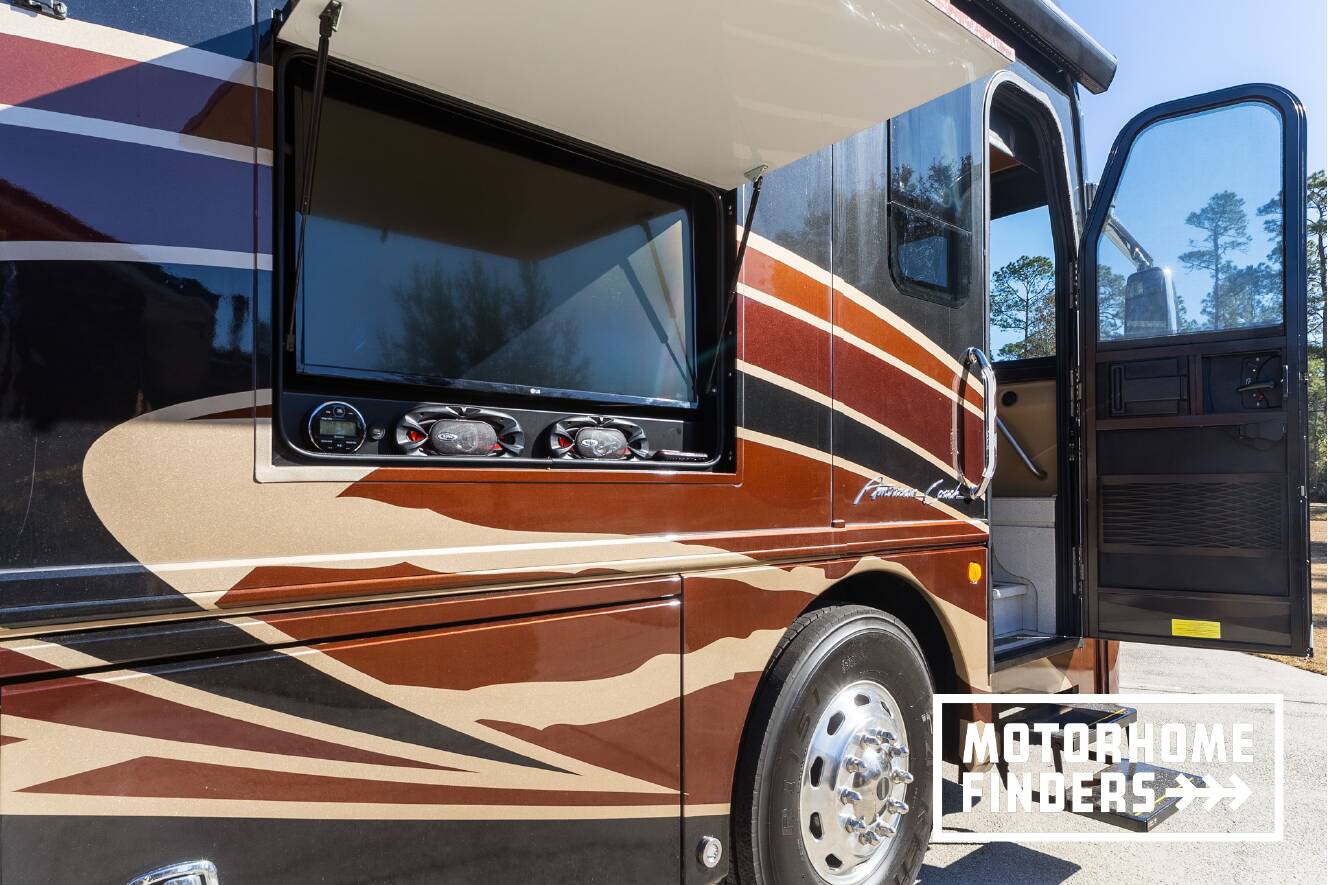 A photo of this 2017 American Coach AMERICAN REVOLUTION 42Q
