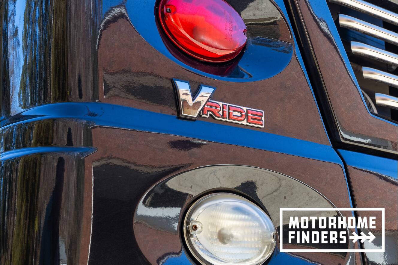 A photo of this 2017 American Coach AMERICAN REVOLUTION 42Q