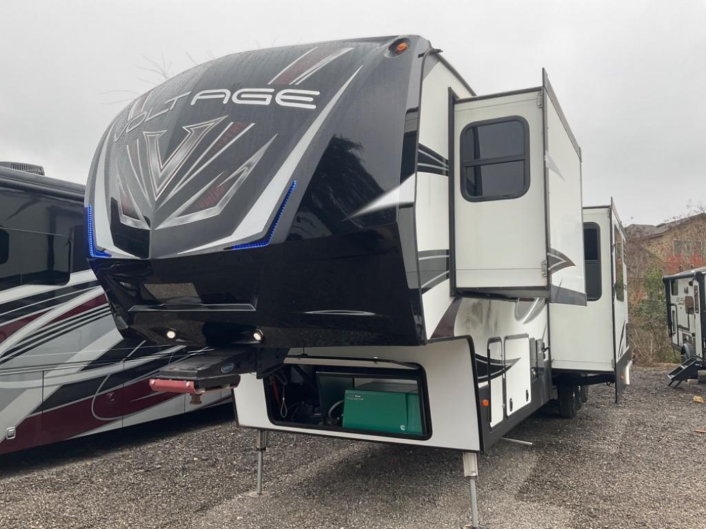 2018 Dutchmen Rv Voltage V4150 in san antonio TX