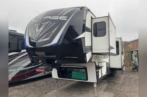 2018 Dutchmen Rv Voltage V4150 in san antonio TX