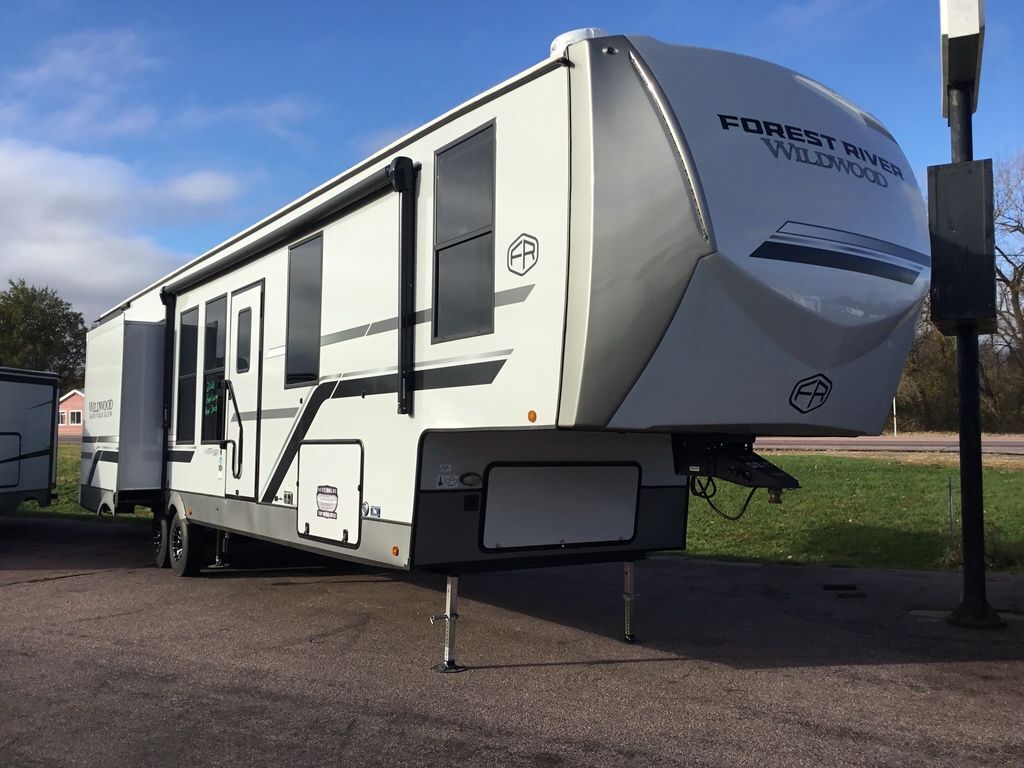 2025 Forest River Rv Wildwood Heritage Glen 38VERANDA in new ulm MN