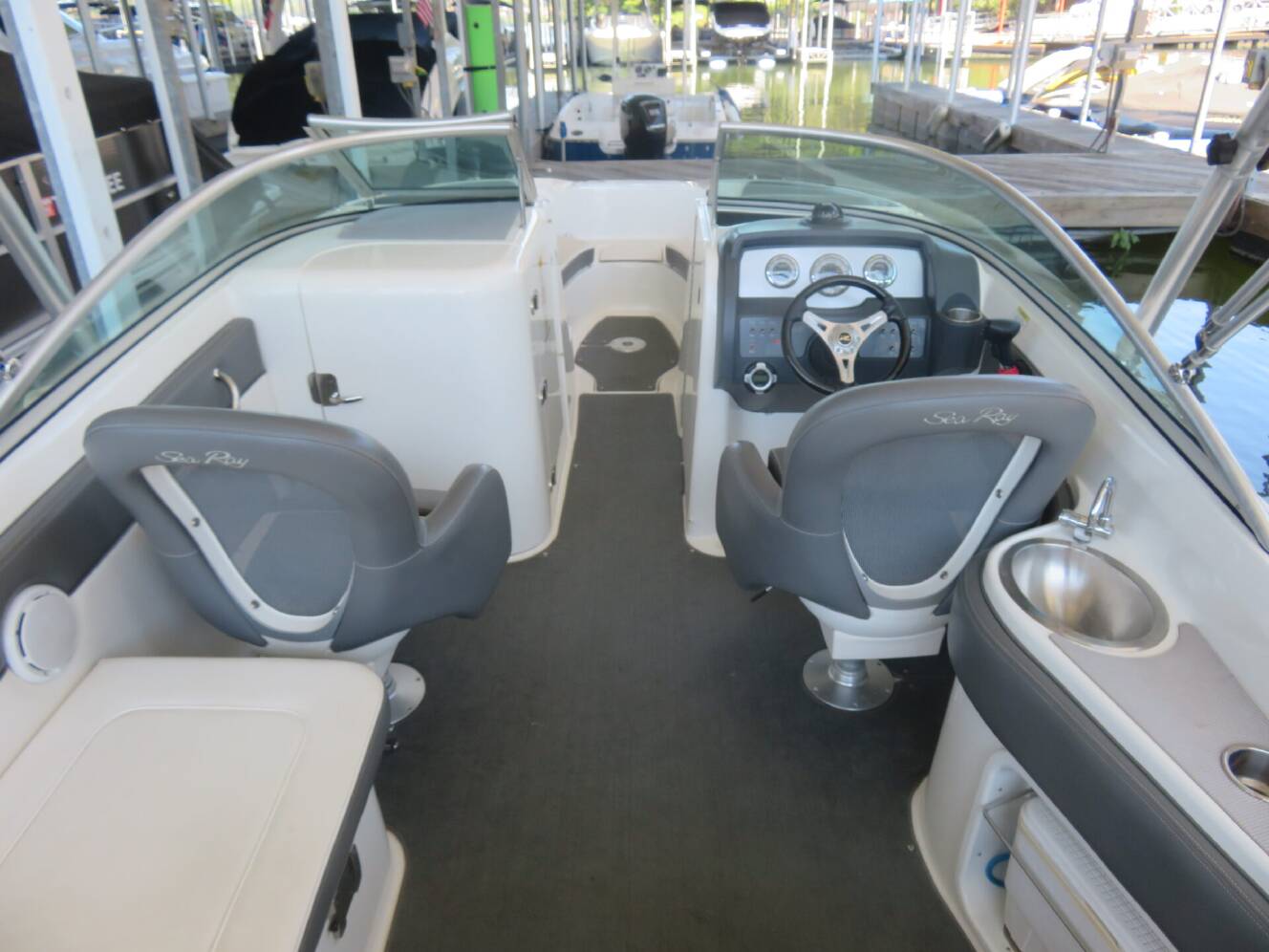 A photo of this 2011 Sea Ray 240 SUNDECK