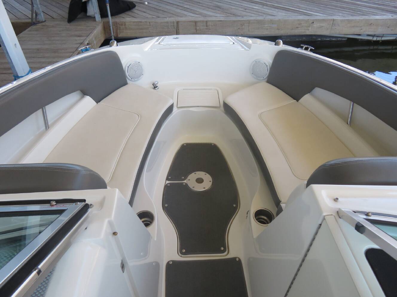 A photo of this 2011 Sea Ray 240 SUNDECK