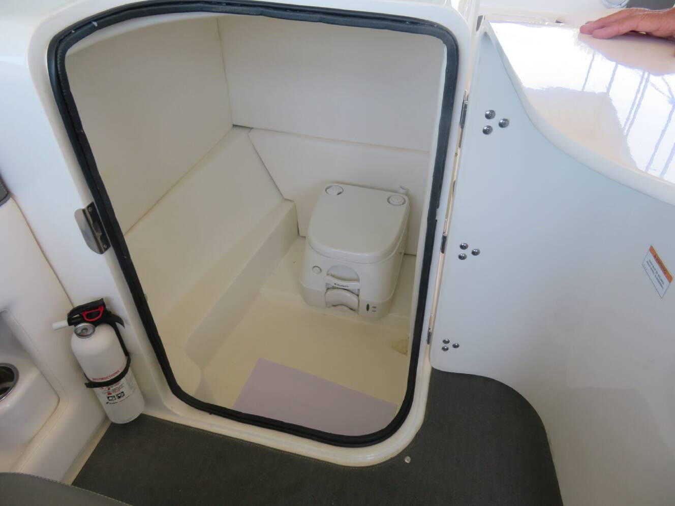 A photo of this 2011 Sea Ray 240 SUNDECK