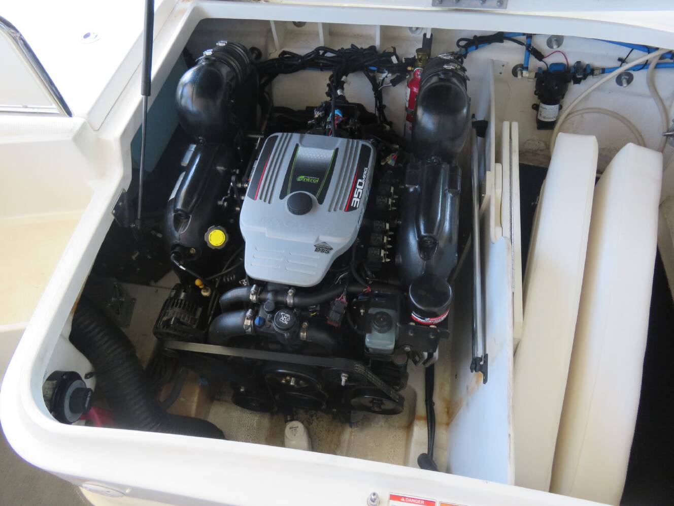 A photo of this 2011 Sea Ray 240 SUNDECK
