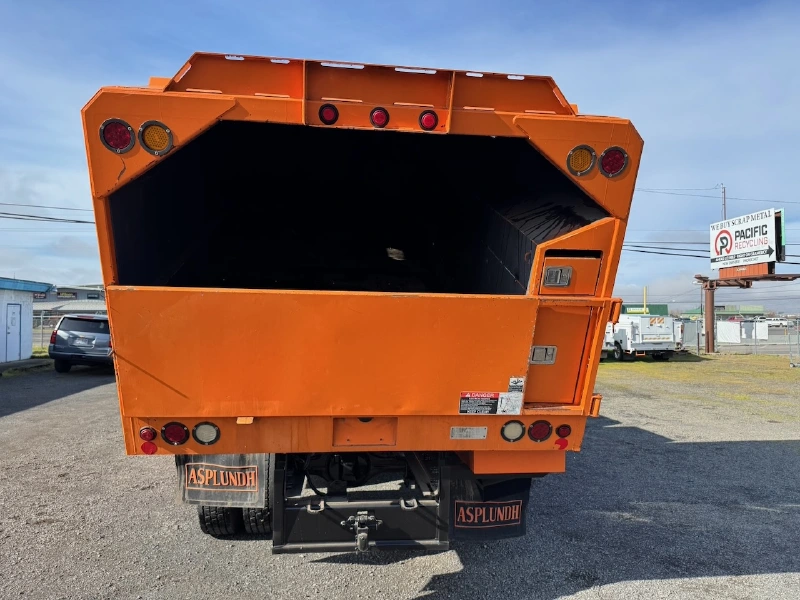2016 FREIGHTLINER M2