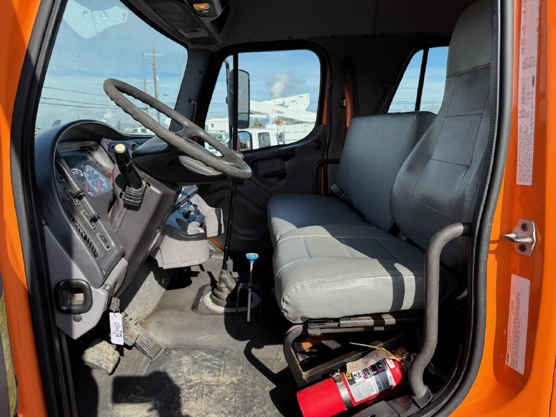 2016 FREIGHTLINER M2