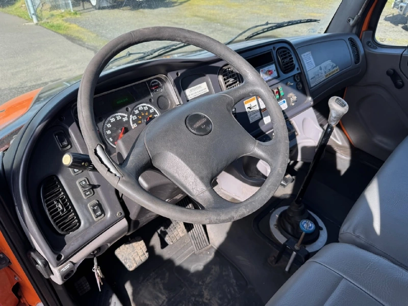 2016 FREIGHTLINER M2