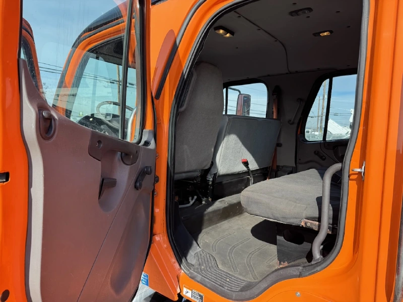 2016 FREIGHTLINER M2