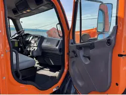 2016 FREIGHTLINER M2