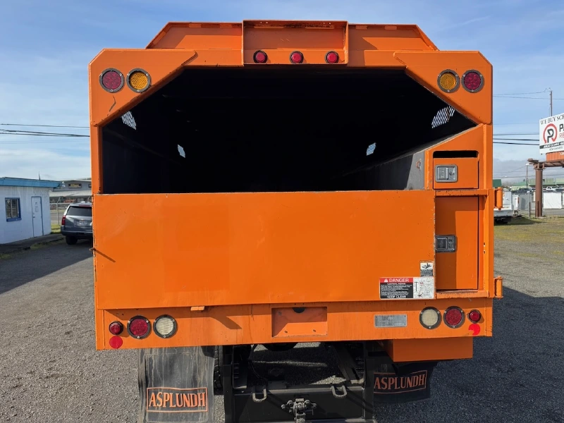 2016 FREIGHTLINER M2