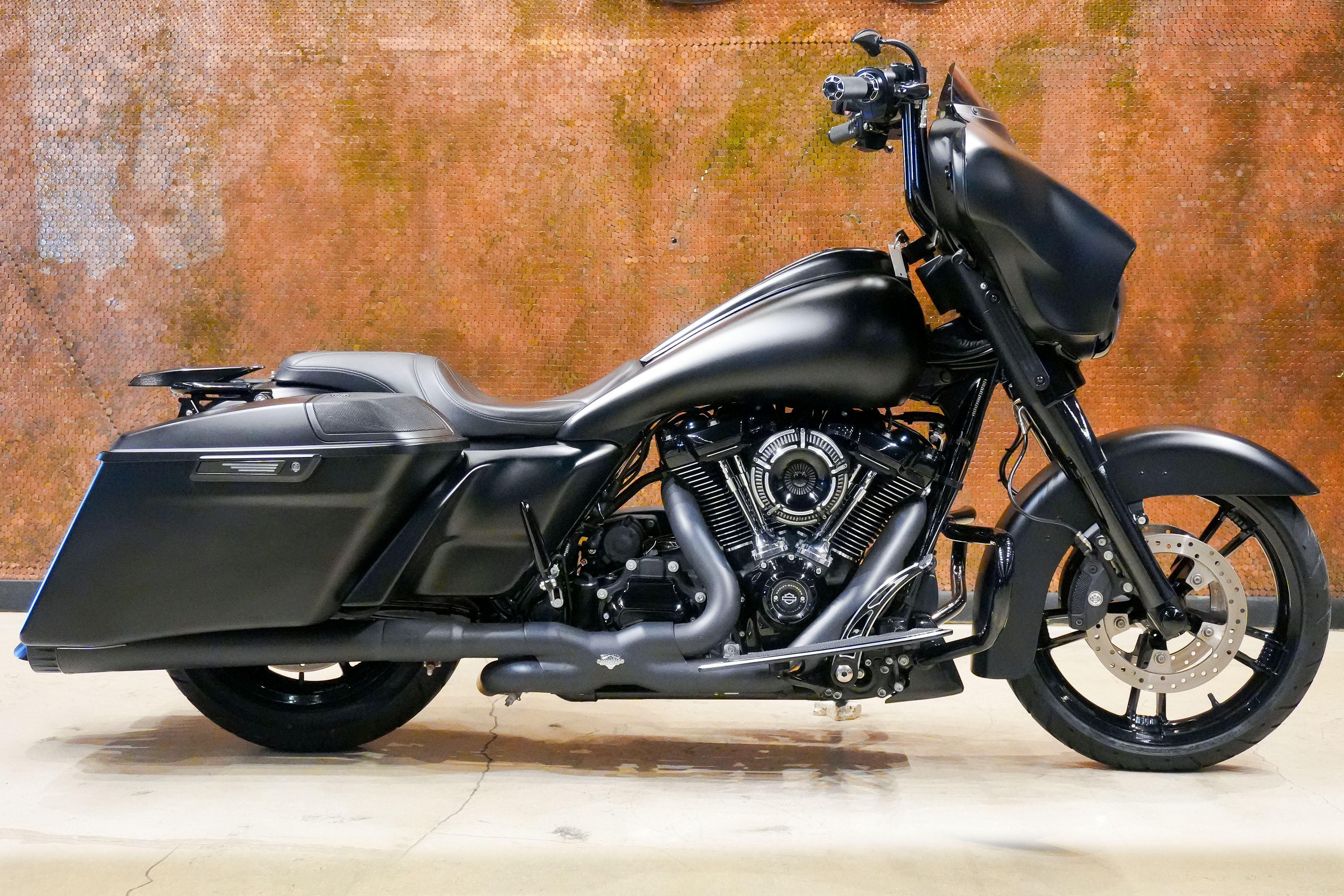2017 Harley-Davidson STREET GLIDE in Miami, FL