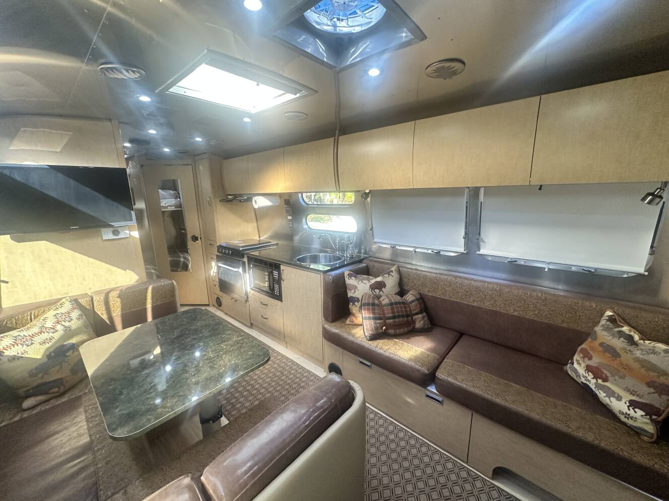 A photo of this 2015 Airstream FLYING CLOUD 30FB BUNK