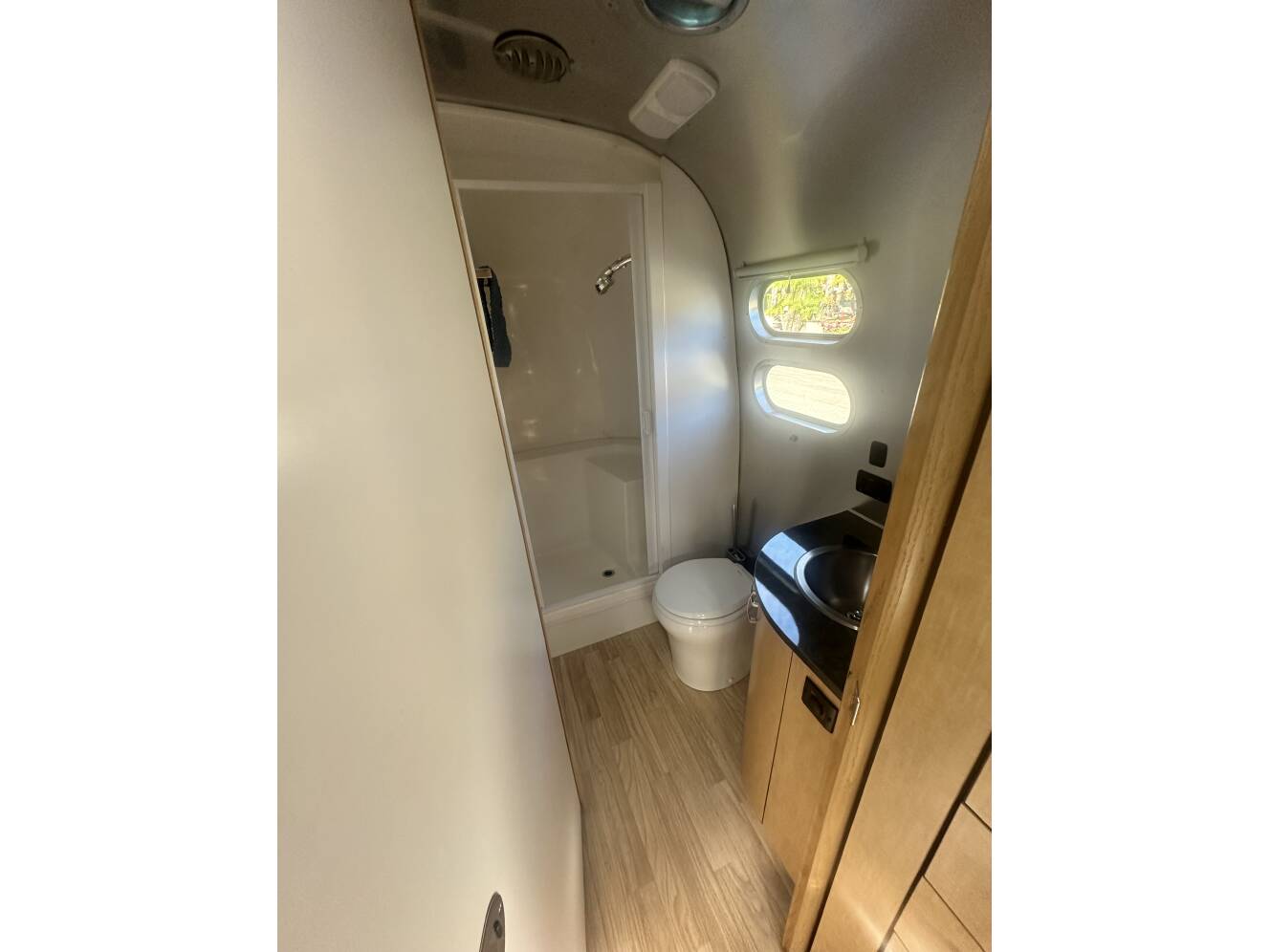 A photo of this 2015 Airstream FLYING CLOUD 30FB BUNK