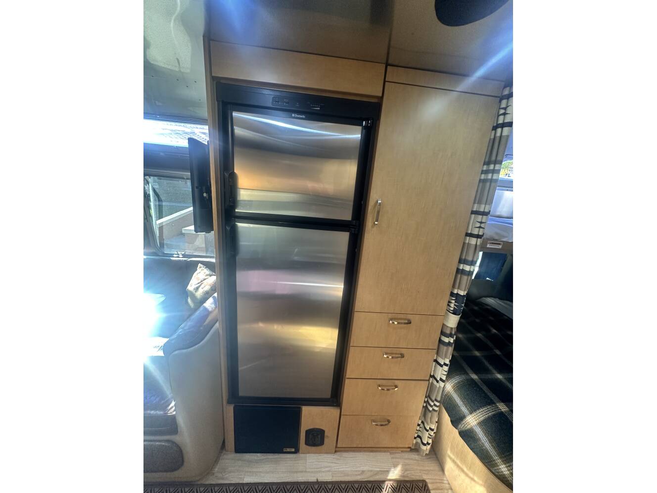 A photo of this 2015 Airstream FLYING CLOUD 30FB BUNK