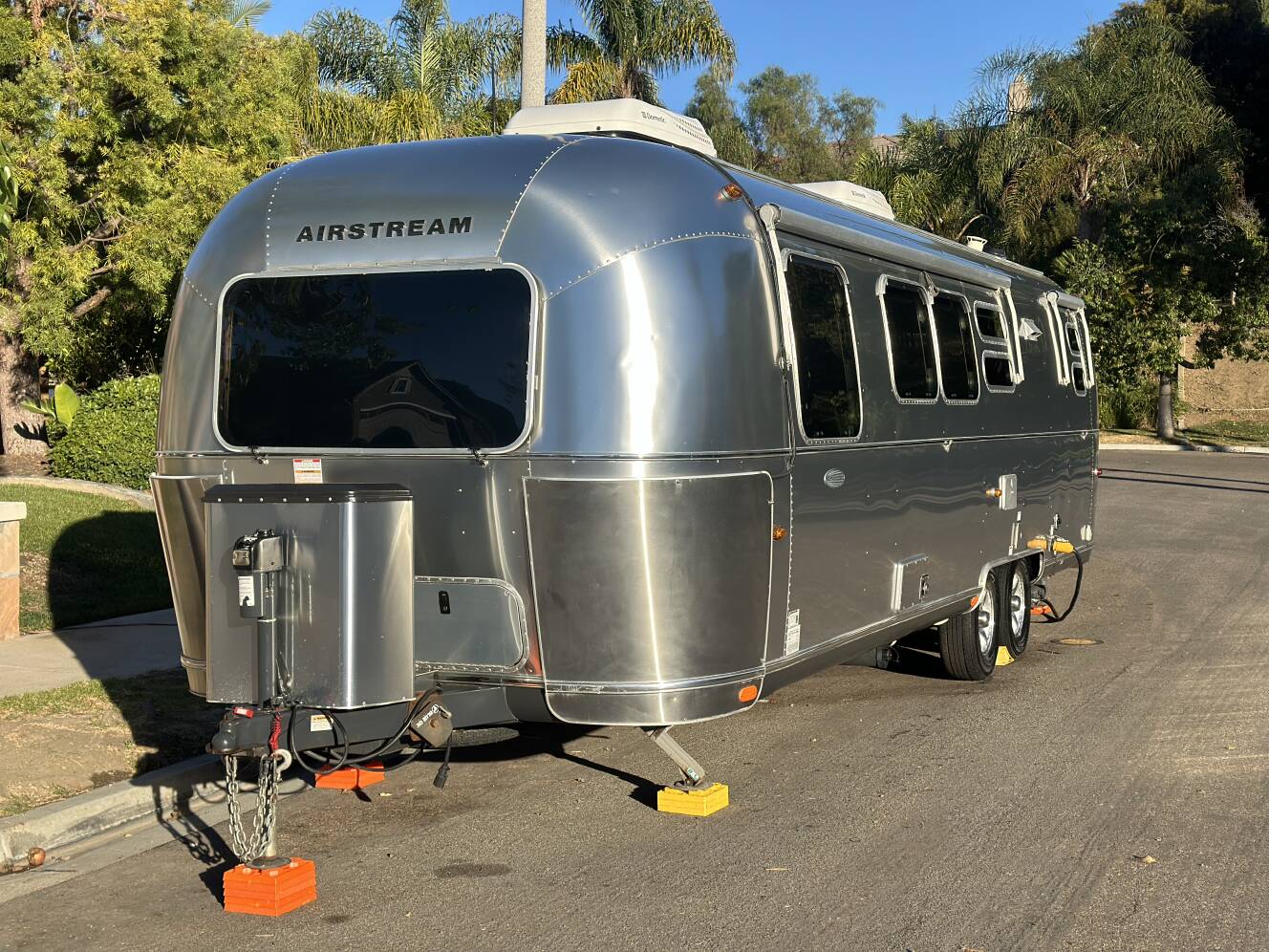 A photo of this 2015 Airstream FLYING CLOUD 30FB BUNK