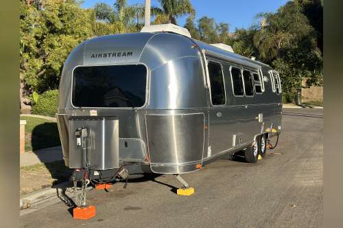 2015 Airstream FLYING CLOUD 30FB BUNK in san diego CA