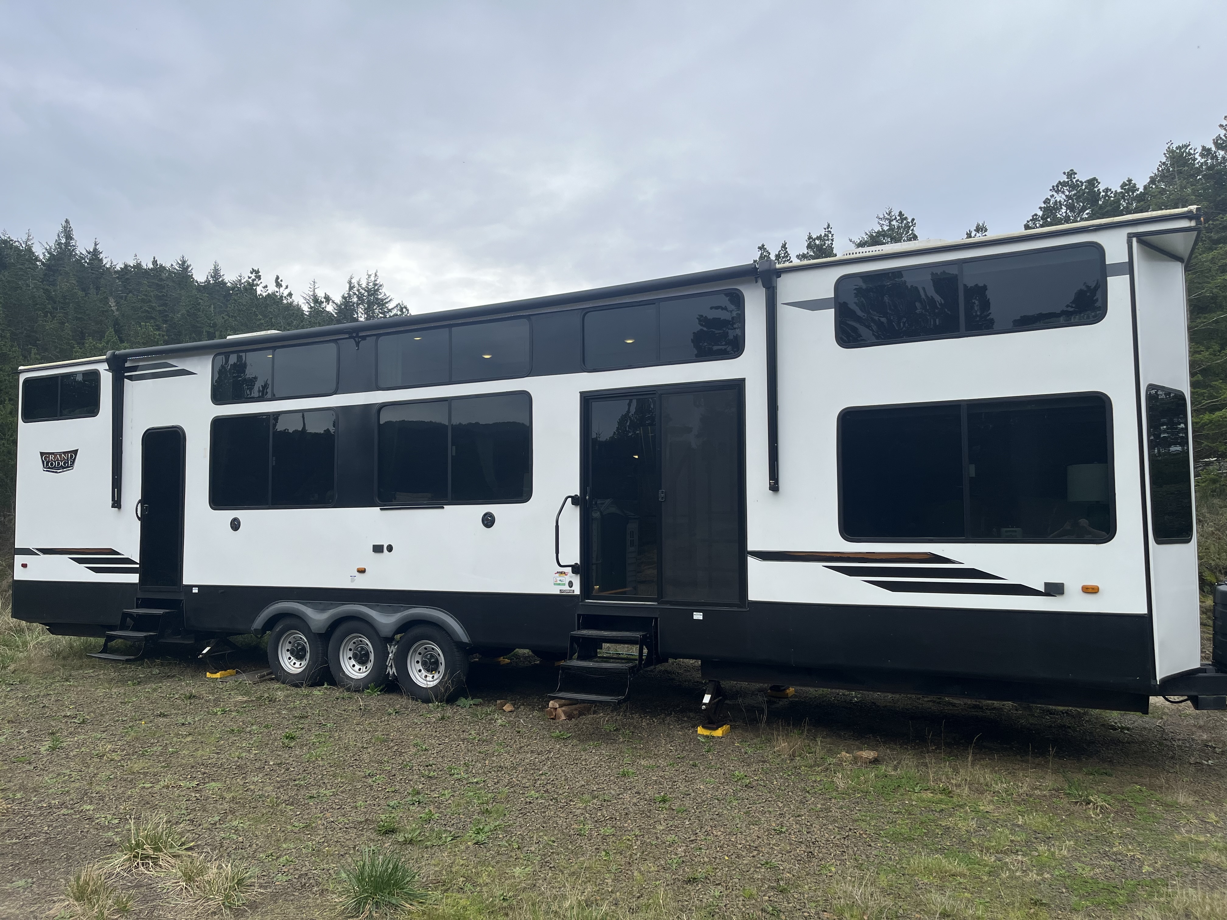 2024 Forest River WILDWOOD GRAND LODGE 44VIEW in mcminnville OR