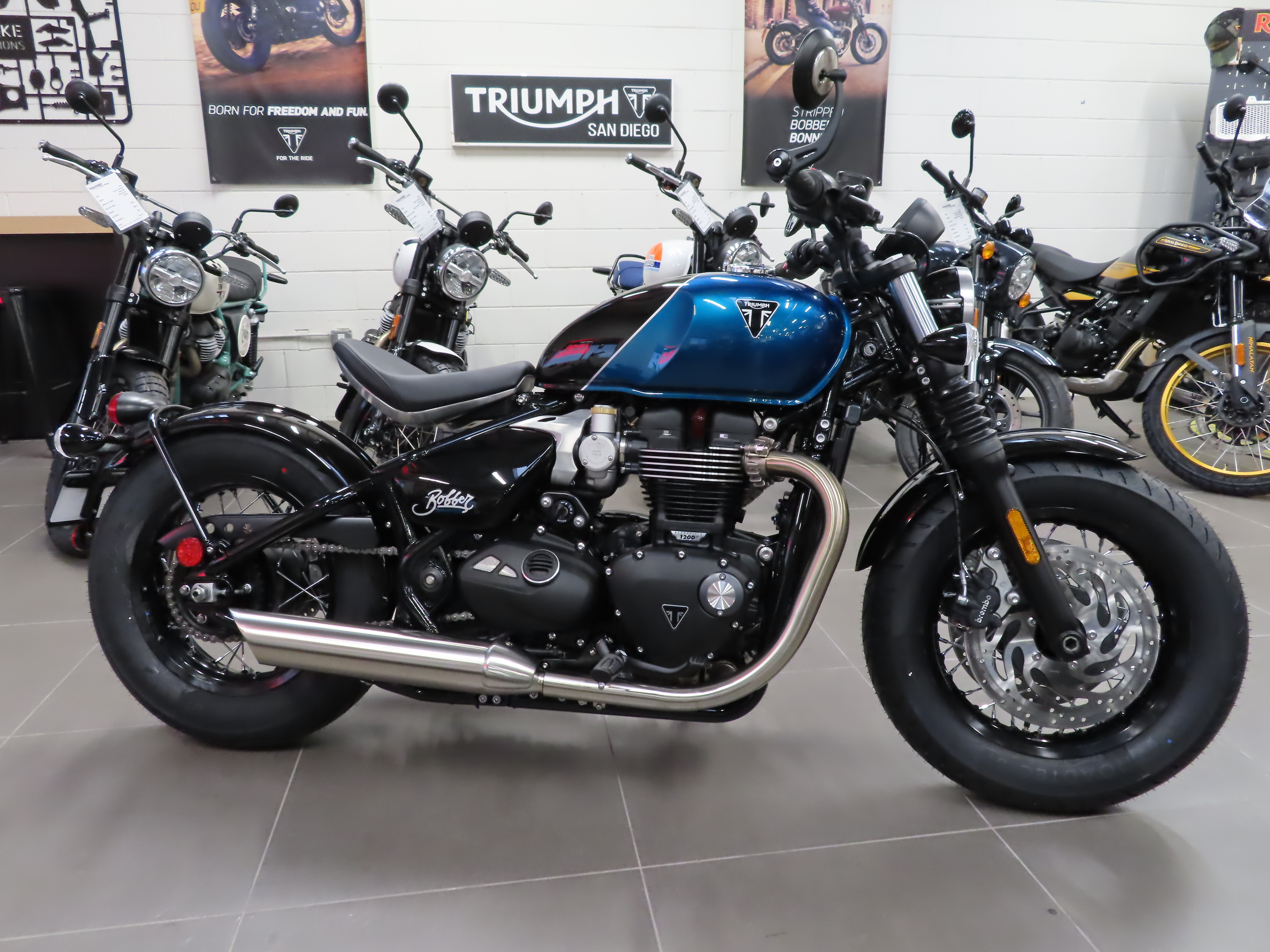 2026 Triumph BONNEVILLE BOBBER BASE in San Diego, CA