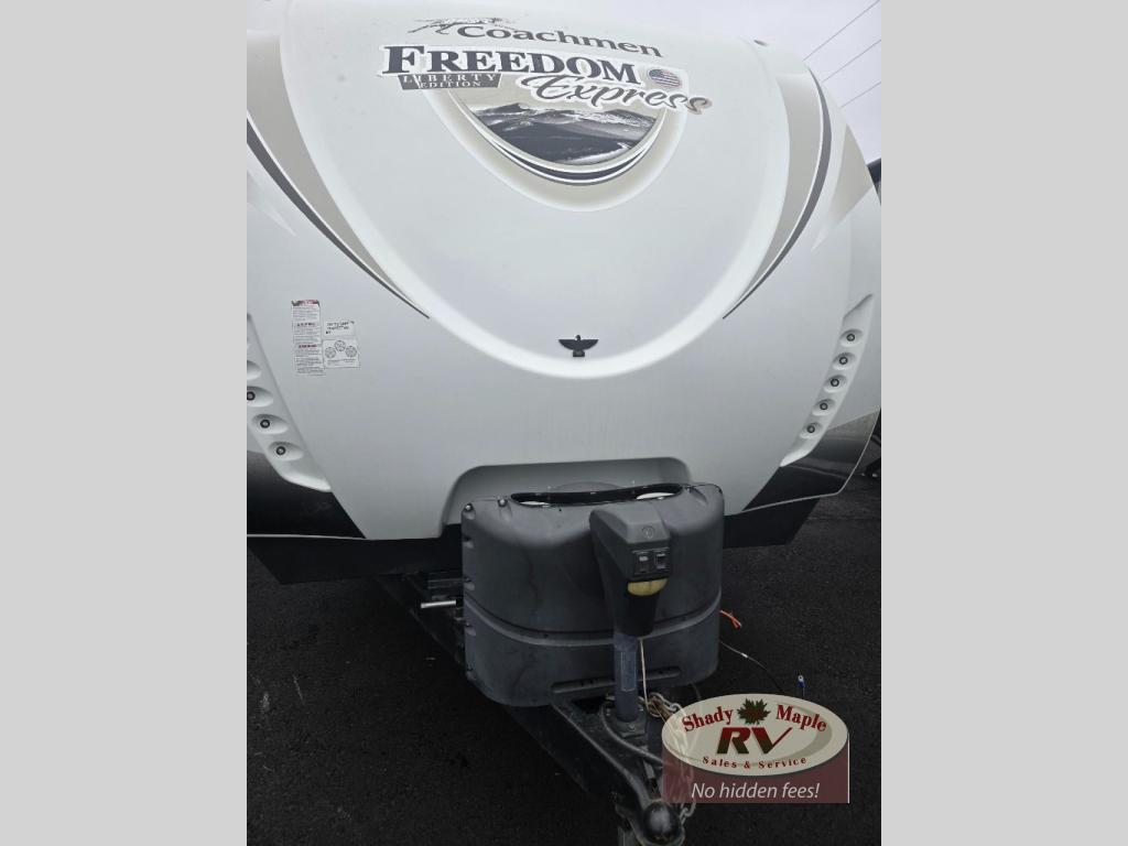 2017 Coachmen Rv Freedom Express 320BHDS in east earl PA