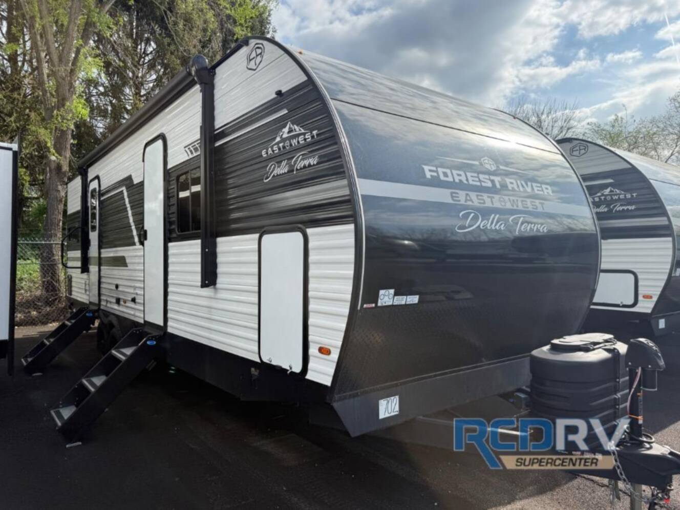 A photo of this 2026 East To West Della Terra 263RK