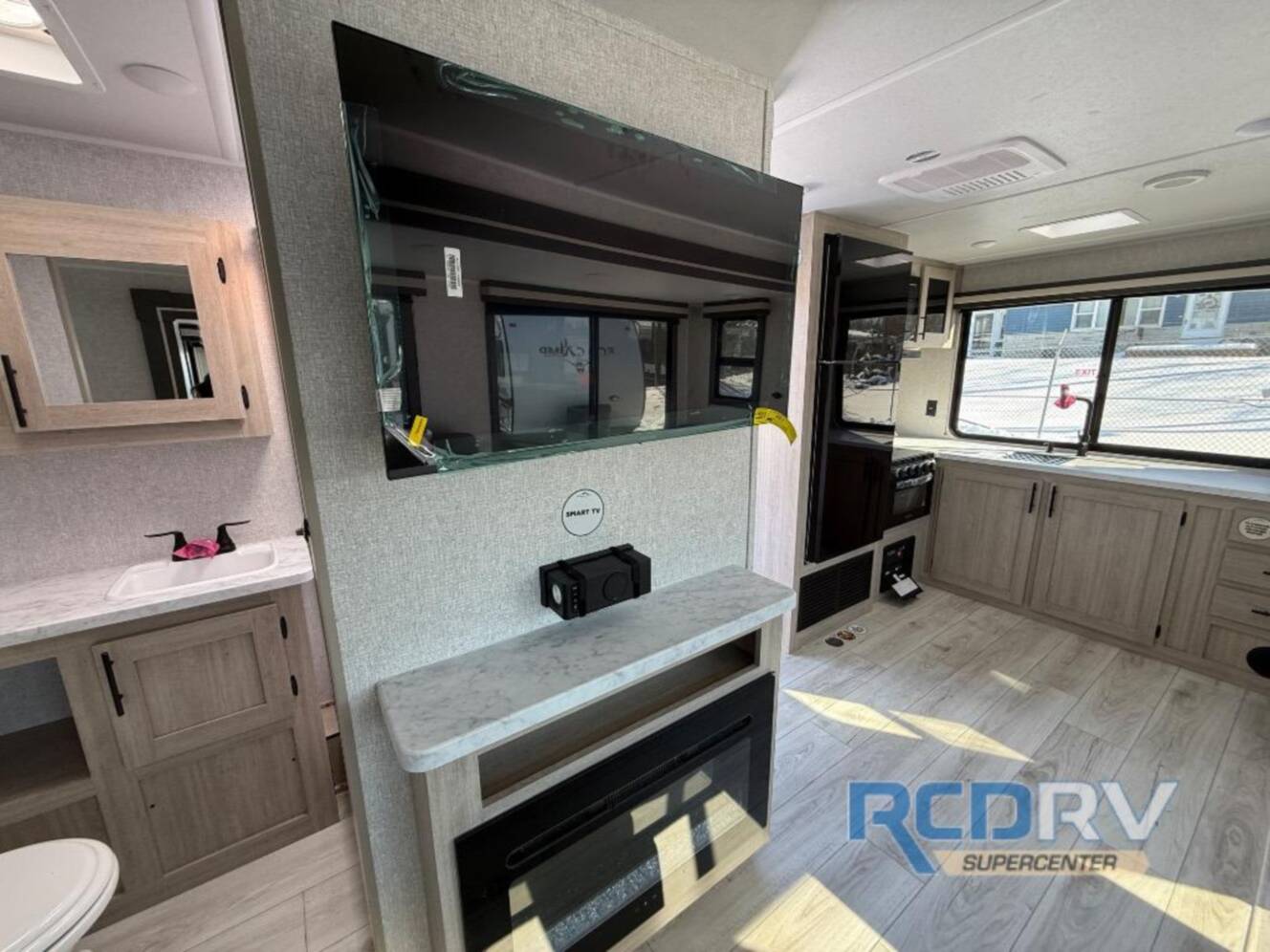 A photo of this 2026 East To West Della Terra 263RK