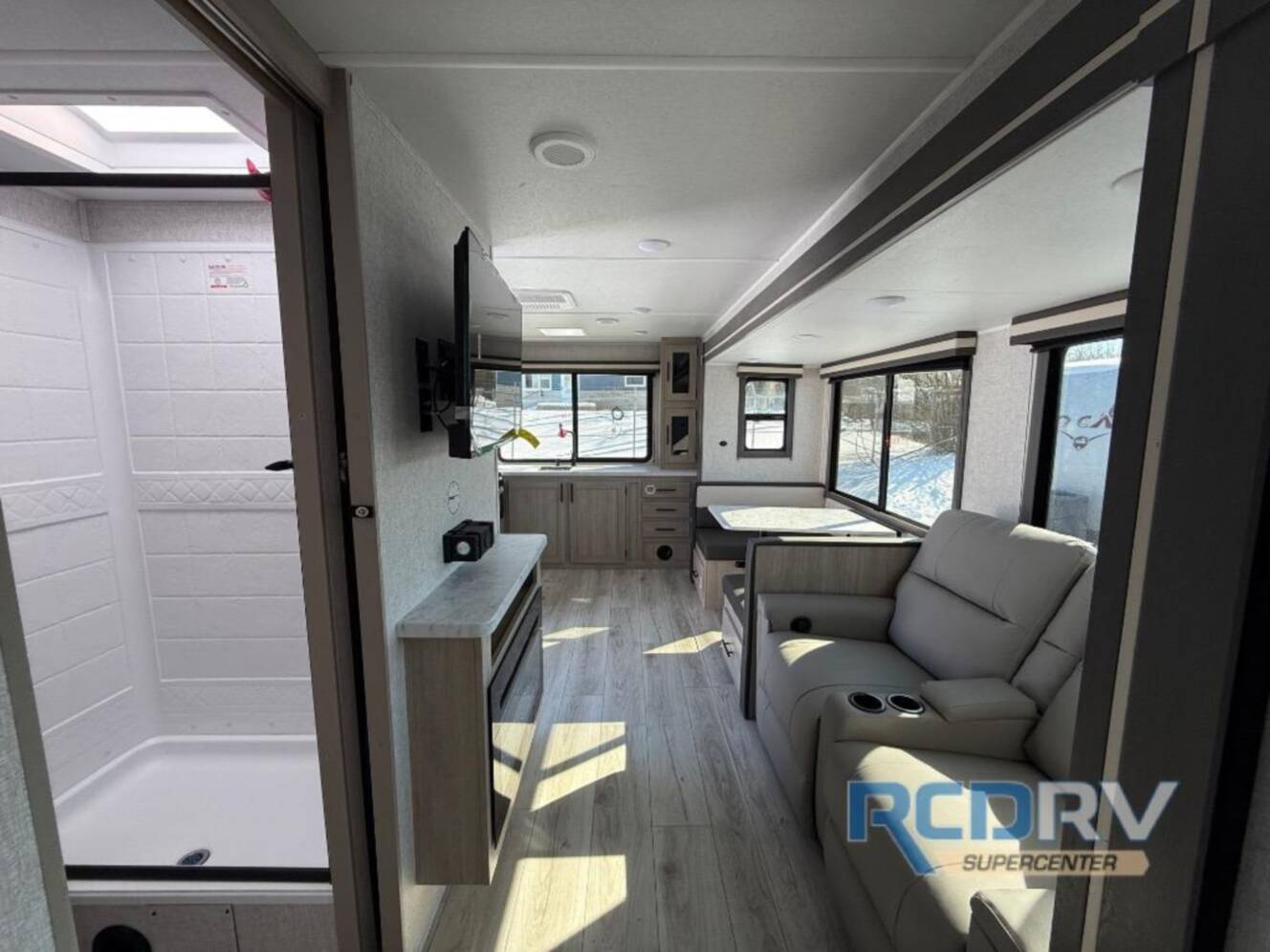 A photo of this 2026 East To West Della Terra 263RK