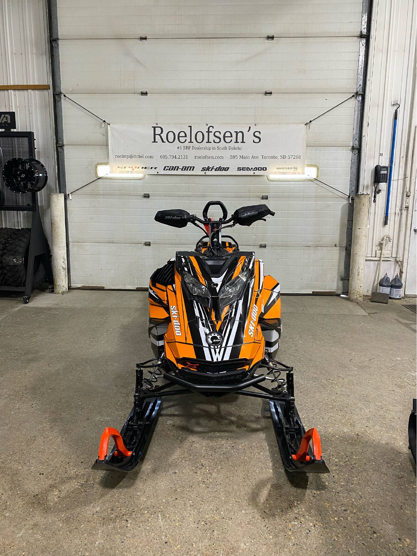 A photo of this 2022 Ski-Doo Summit X Expert 154 850 E-TEC Turbo SHOT PowderMax Lig