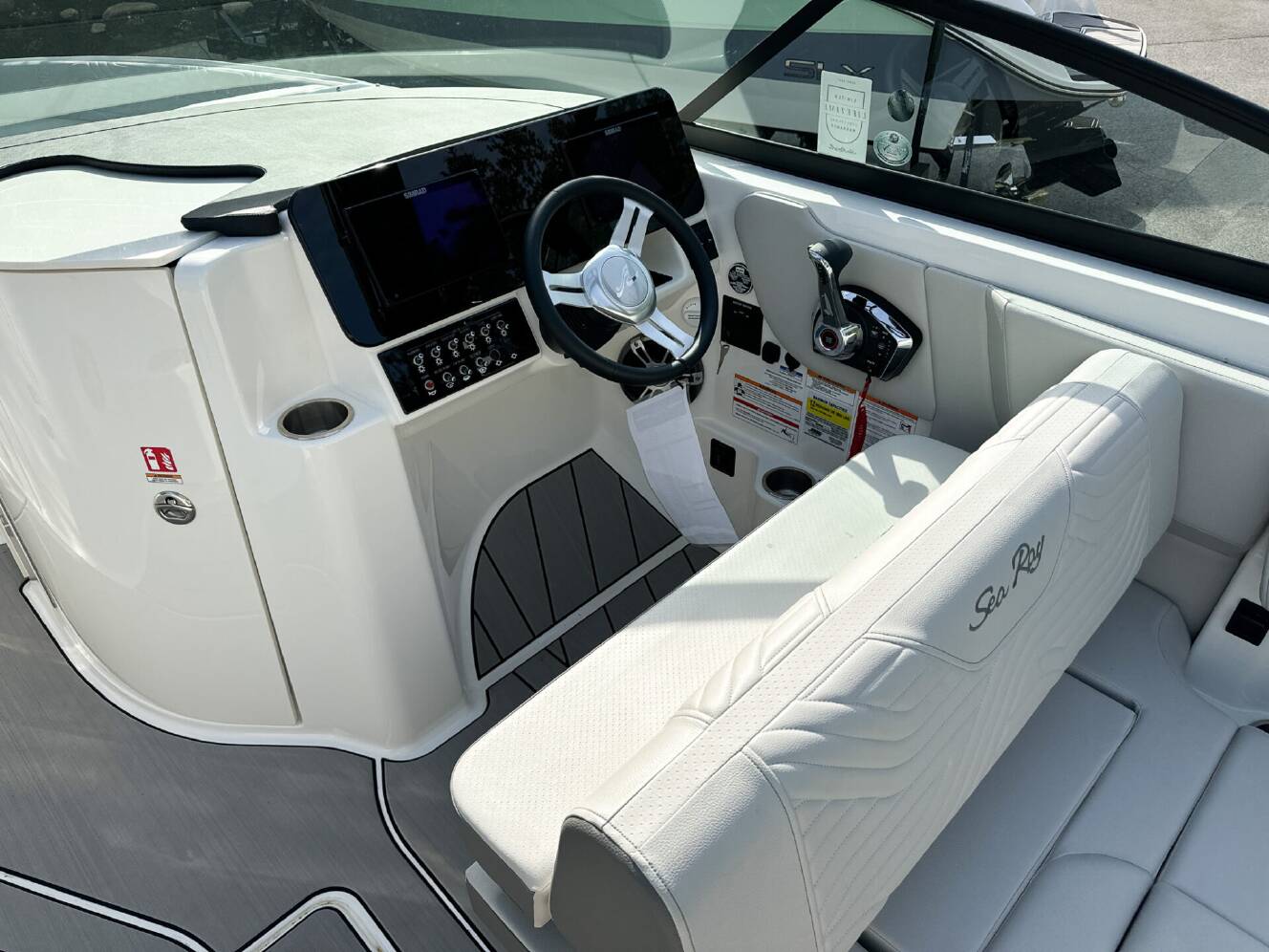 A photo of this 2025 Sea Ray SDS 250 SURF