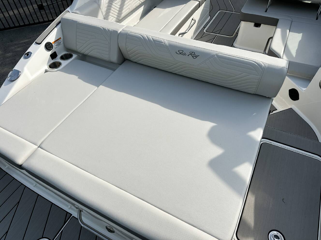 A photo of this 2025 Sea Ray SDS 250 SURF