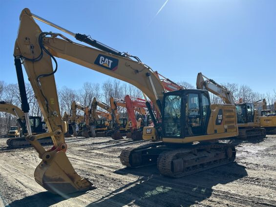 2018 CATERPILLAR 320 in Spring City, PA