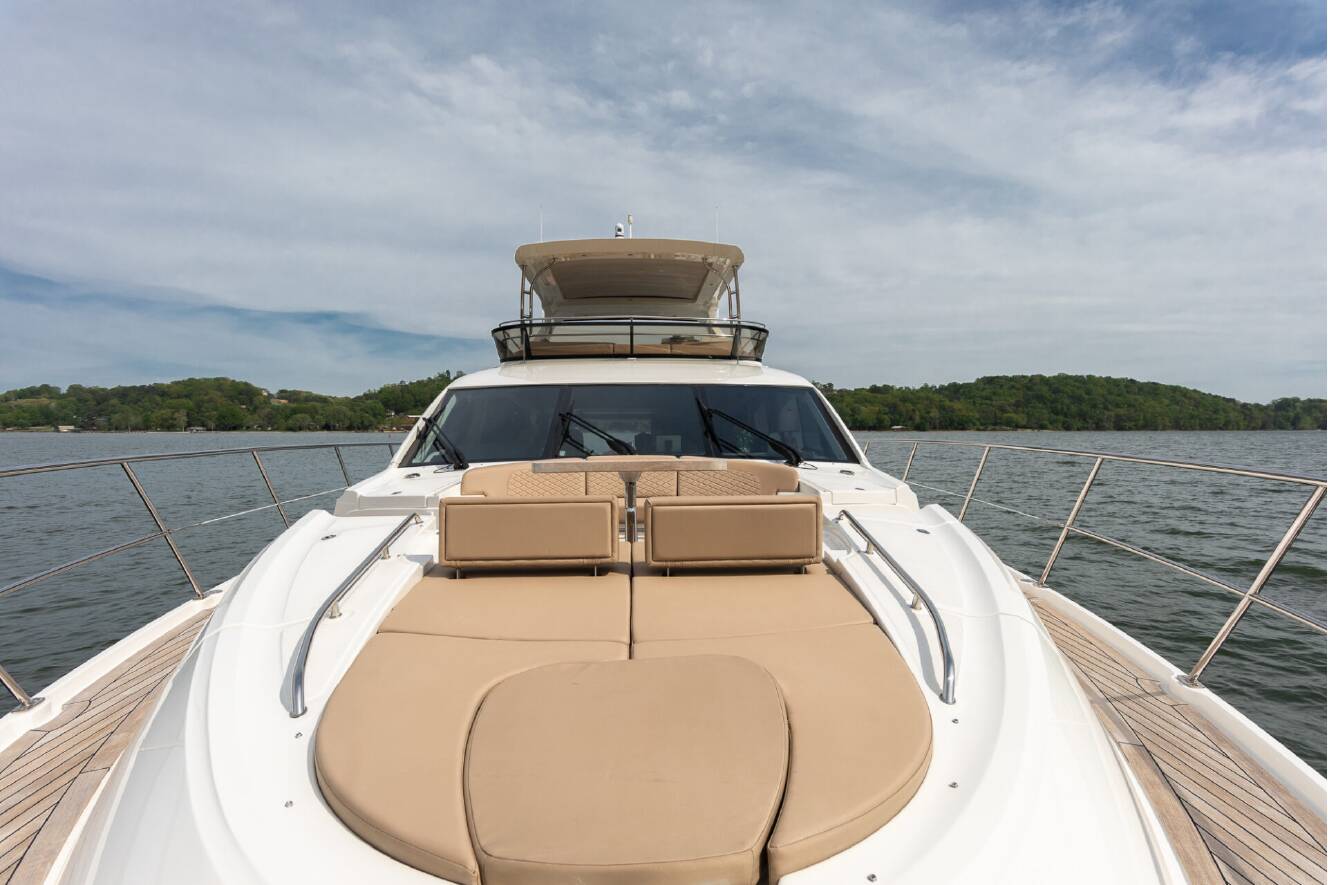 A photo of this 2018 Sea Ray L-CLASS SERIES