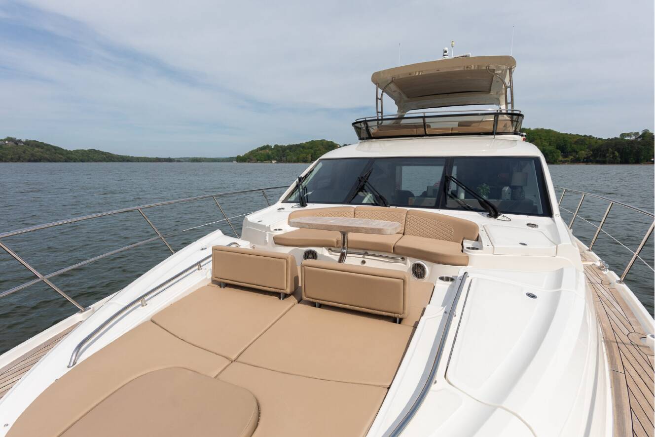 A photo of this 2018 Sea Ray L-CLASS SERIES