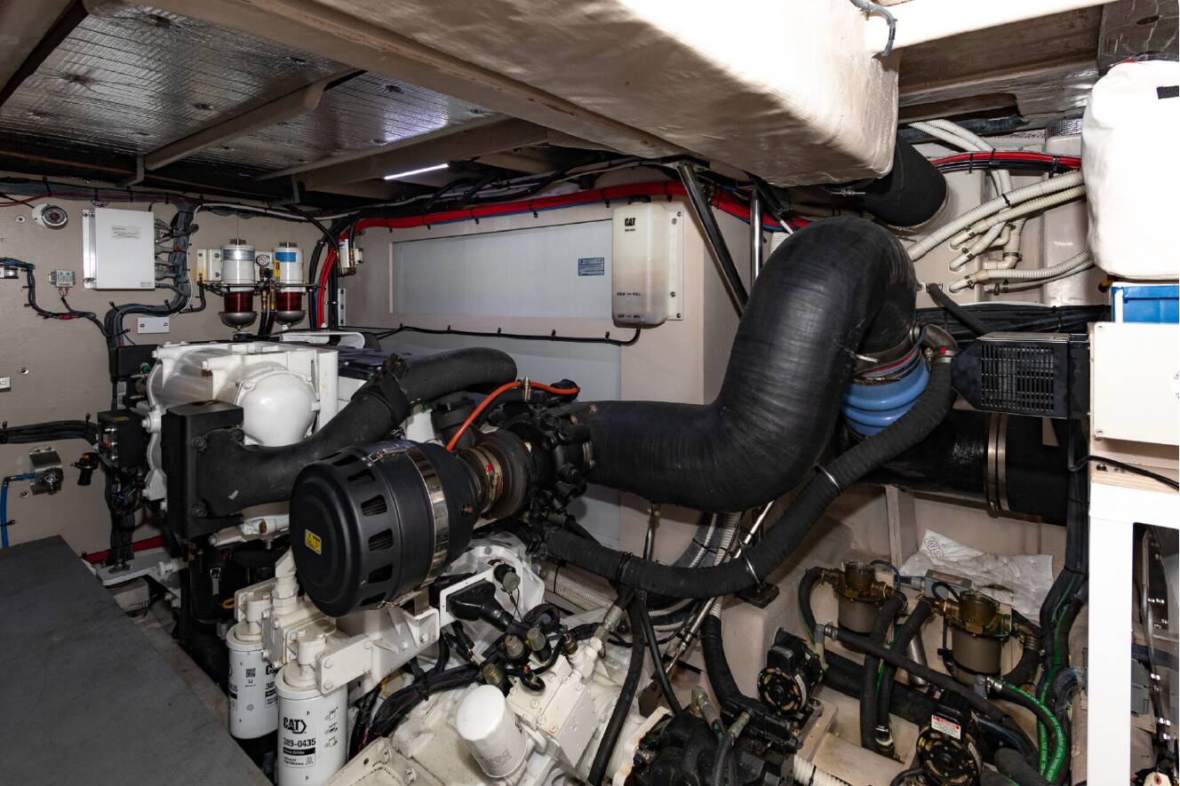 A photo of this 2018 Sea Ray L-CLASS SERIES