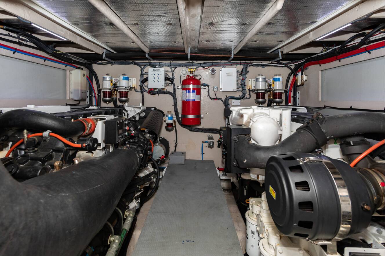 A photo of this 2018 Sea Ray L-CLASS SERIES
