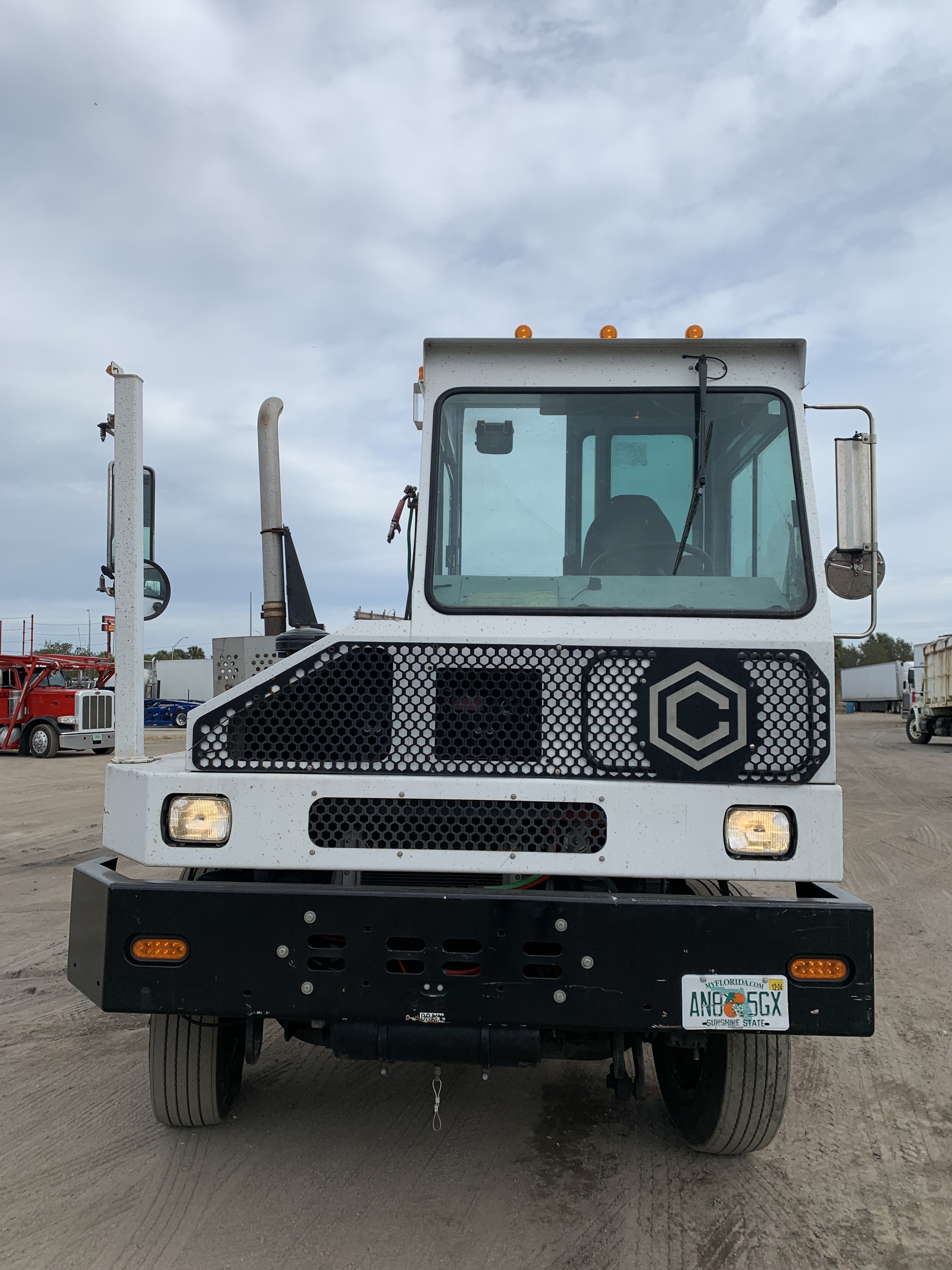 2018 CAPACITY TJ5000 in Saint Augustine, FL